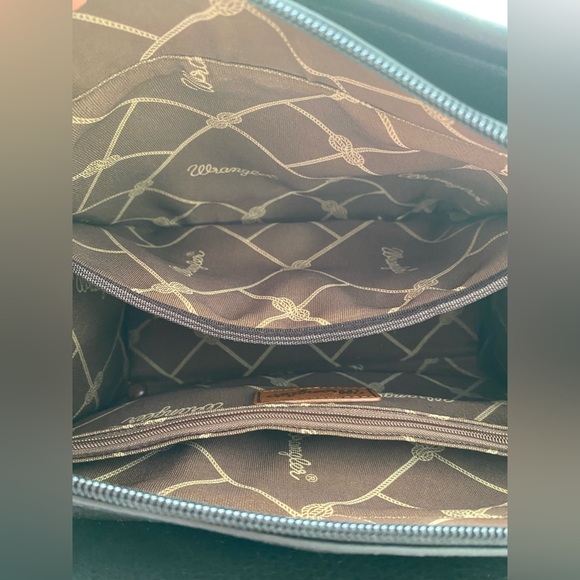 Wrangler Black and White two way Bag - Picture 9 of 15